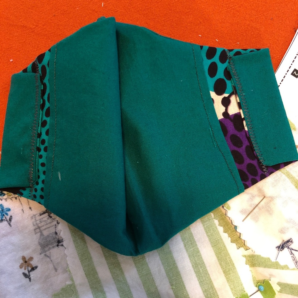 Reversible face masks - Picture 7 of 8